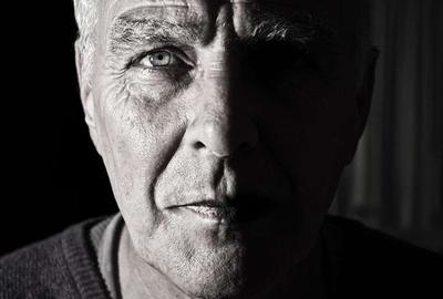 ​老年人鼻子经常流血是什么原因
