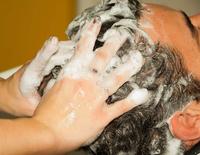 哪些洗发水是碱性的  使用碱性洗发水的注意事项