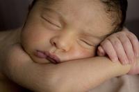 婴儿睡觉爱叫唤  出现这种现象是怎么回事呢