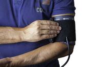 血压一直高忽然正常了的原因 应该怎么治疗