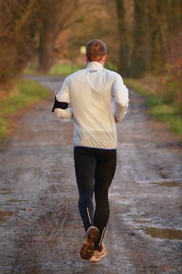 ​老人养生健康的运动方式 臂跑
