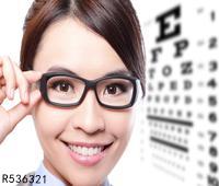 小孔眼镜能治疗散光吗  正确预防散光的10个方法