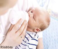 宝宝吃奶前干呕怎么办        宝宝干呕应预防的几点事项