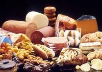 什么食物造成胆固醇高 胆固醇过高怎么办