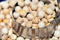 乳腺增生吃豆制品好吗 乳腺增生的病因是什么呢