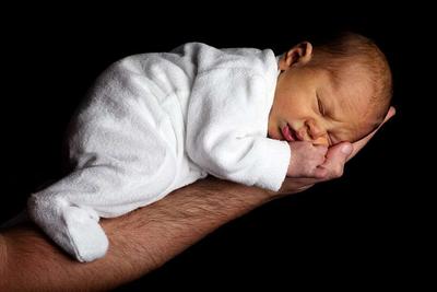 初生婴儿护理 正确护理有助于宝宝成长
