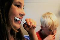 晚上刷牙干呕怎么回事 什么才是正确的刷牙方法