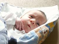 新生儿肚脐发炎了怎么办 宝宝脐带护理的原则