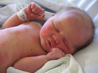 新生儿消化道造影过程 新生儿消化道出血是什么原因
