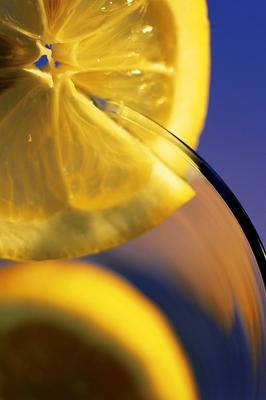 ​蜂蜜柠檬水做法简单 美容又减肥！