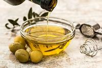初榨橄榄油的食用方法 怎么吃初榨橄榄油比较好