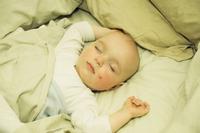 小孩几岁和父母分开睡 宝宝分床睡的认识误区