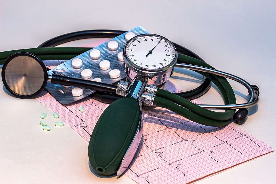 血压高压值的正常范围是多少要如何治疗