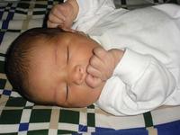 宝宝睡觉为什么踢被子 什么影响宝宝睡觉