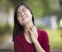 甲亢是怎么引起的 经常口干舌燥小心是甲亢