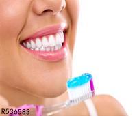 中度氟斑牙可以冷光美白吗 氟斑牙的原因