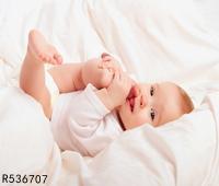 九个月宝宝睡觉到处爬是怎么回事 是因为不舒服吗