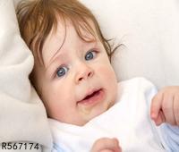 婴儿吃奶还是奶粉好  母乳喂养是唯一的喂养方式吗