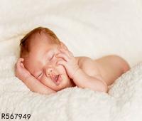 爱睡觉宝宝是不是长的很快 宝宝每天睡多少才正常