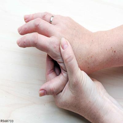 手类风湿关节炎怎么治疗呢