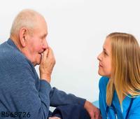 80多岁老人发烧怎么办 老年人发高烧的原因
