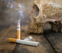 香烟的危害有哪些 小小香烟8大危害不容忽视