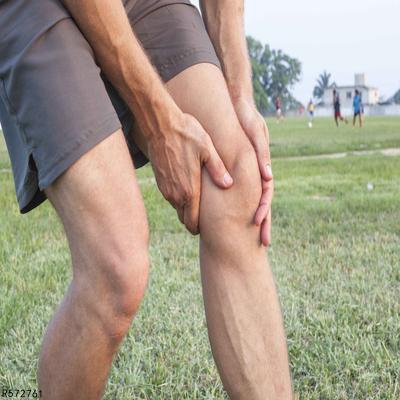 ​老人感觉膝盖酸痛是怎么回事？